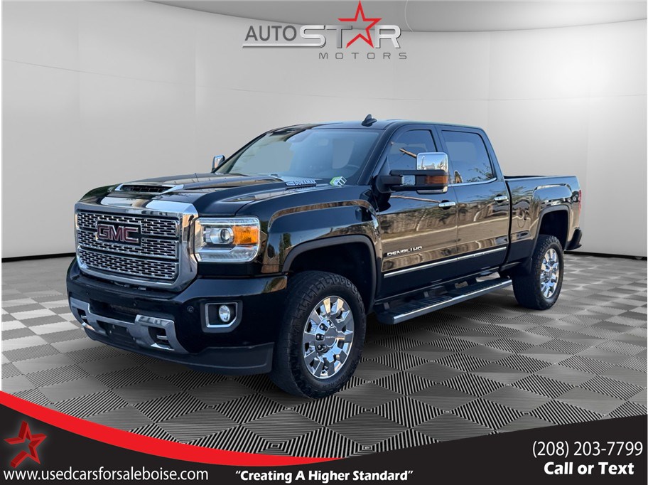 2018 GMC Sierra 4WD Crew Cab Standard Box Denali's photo