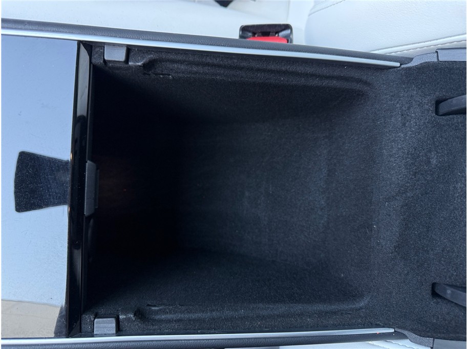 Tesla Model 3 photo 25