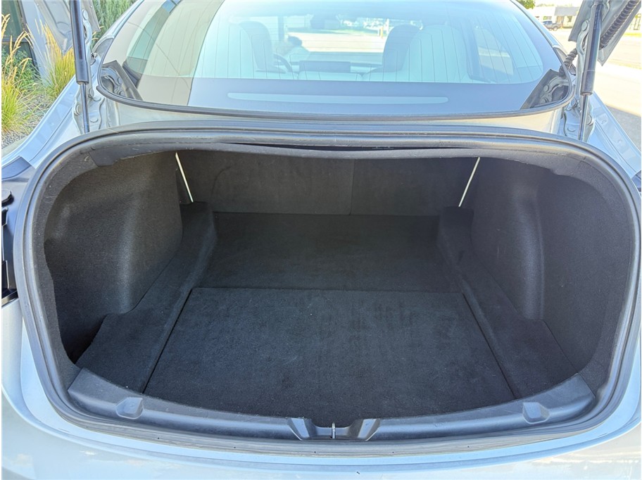 Tesla Model 3 photo 40