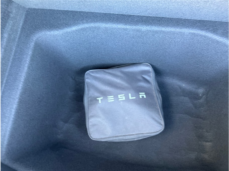 Tesla Model 3 photo 43
