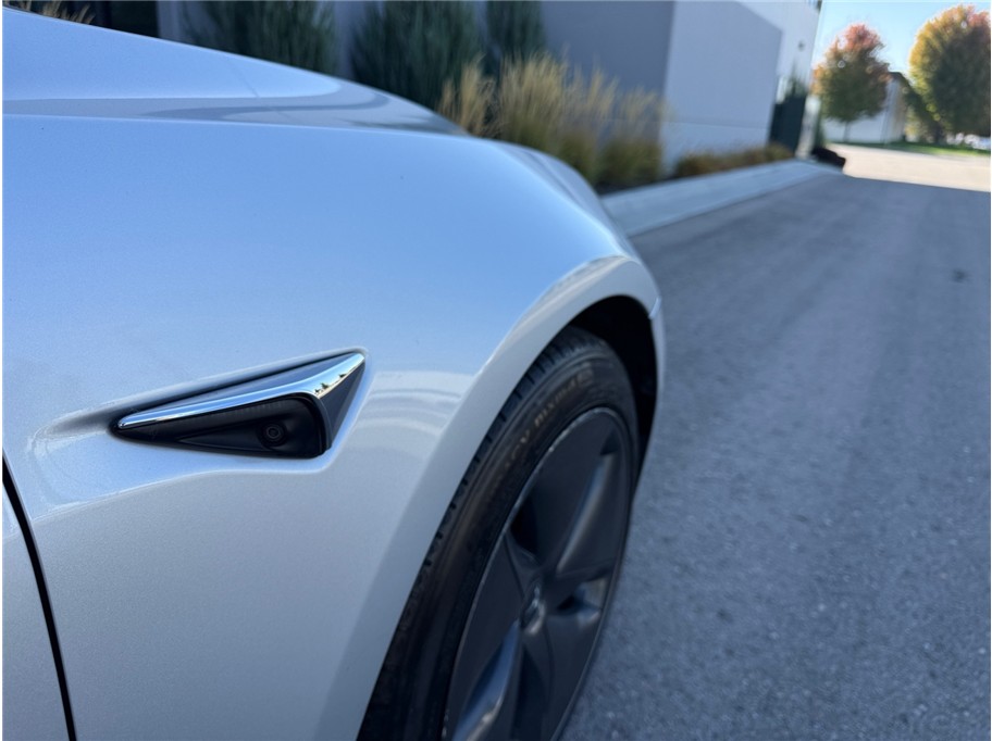 Tesla Model 3 photo 46