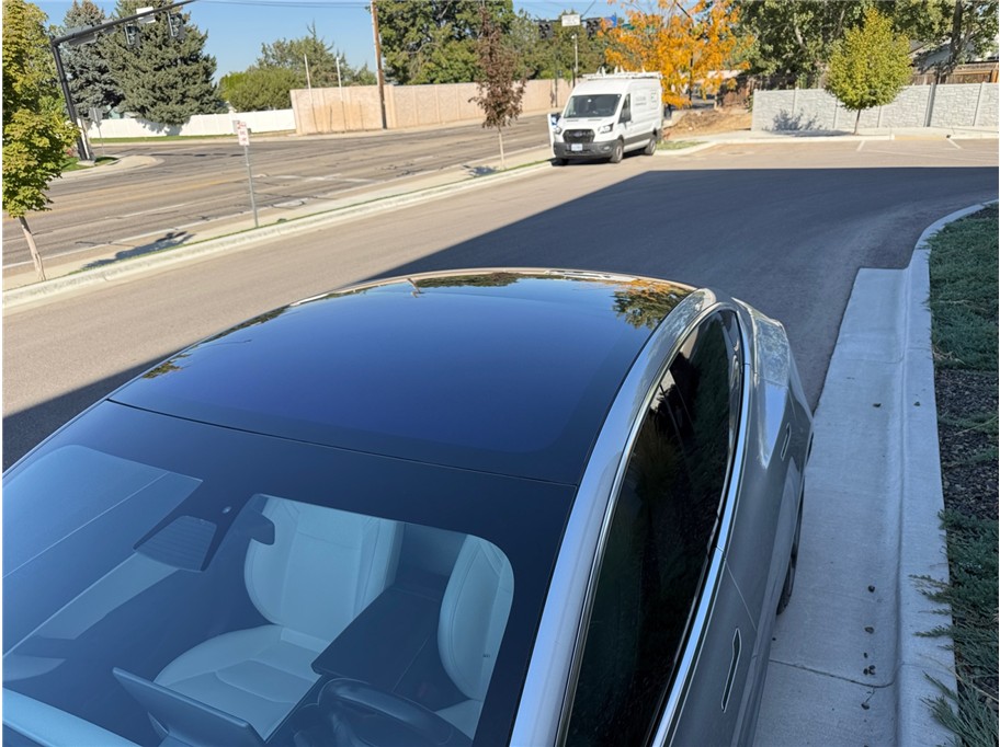 Tesla Model 3 photo 49