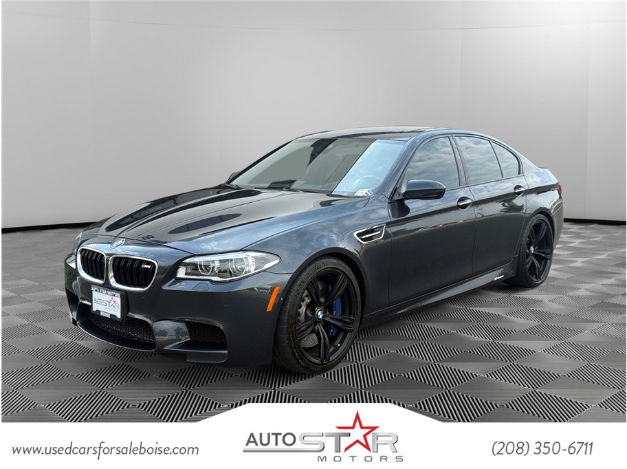 Singapore Gray Metallic 2014 BMW M5 Sedan Rear-Wheel Drive Automatic