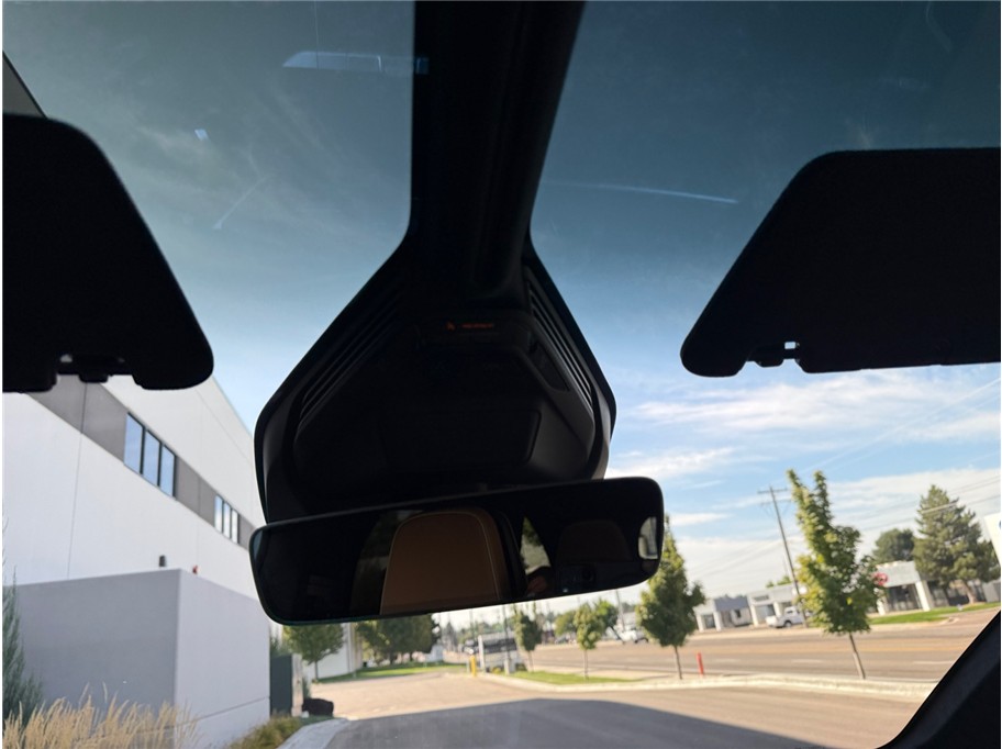 Lucid Gravity photo 25