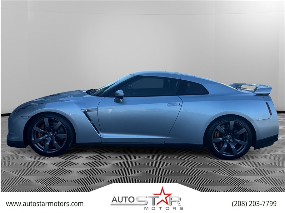Nissan GT-R