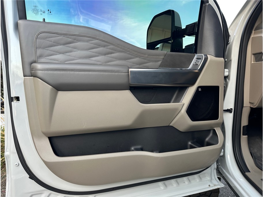 Ford F-350 photo 21