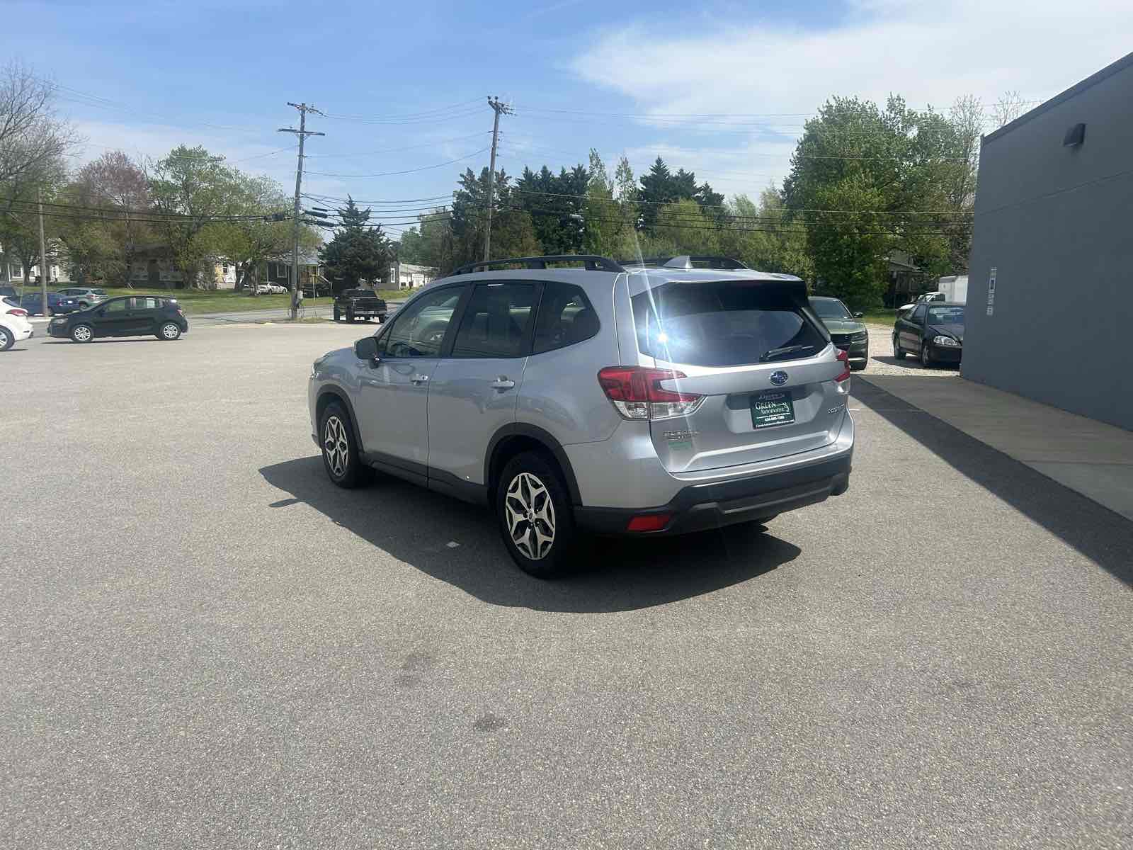 2023 Subaru Forester Premium photo 2