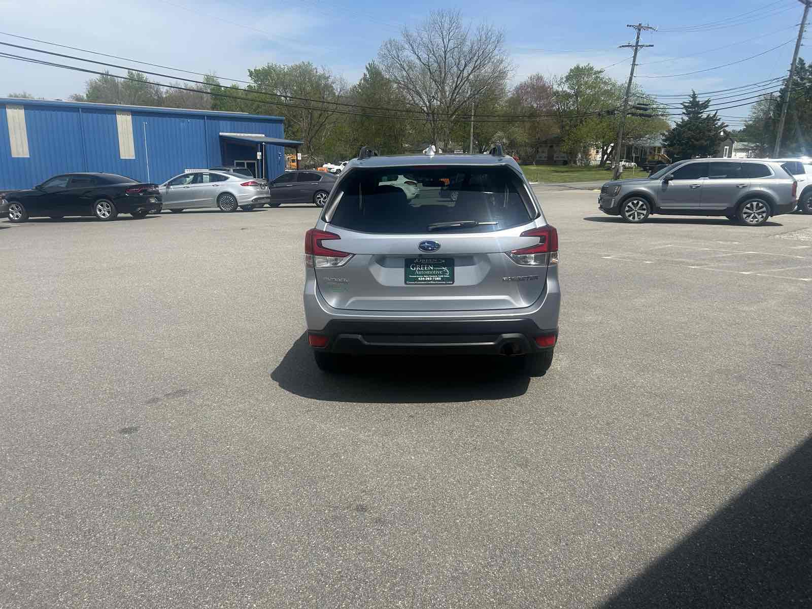 2023 Subaru Forester Premium photo 3