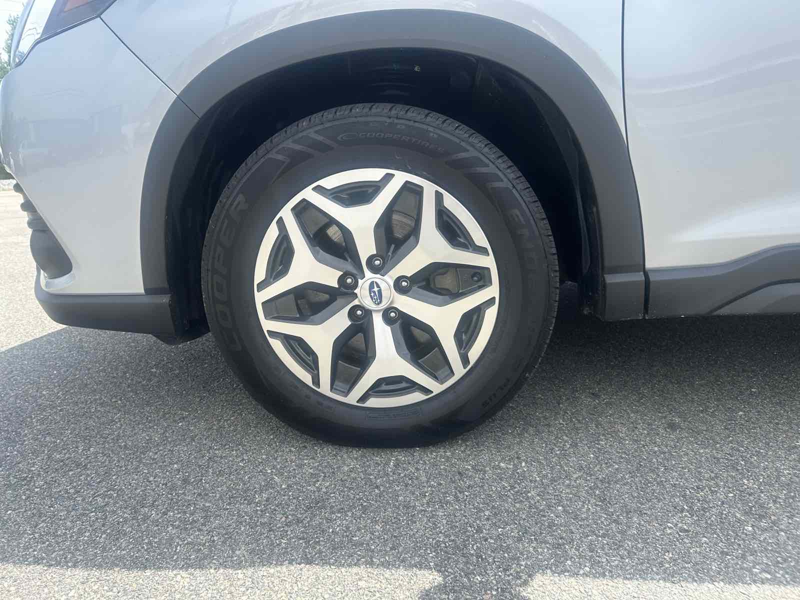 2023 Subaru Forester Premium photo 29