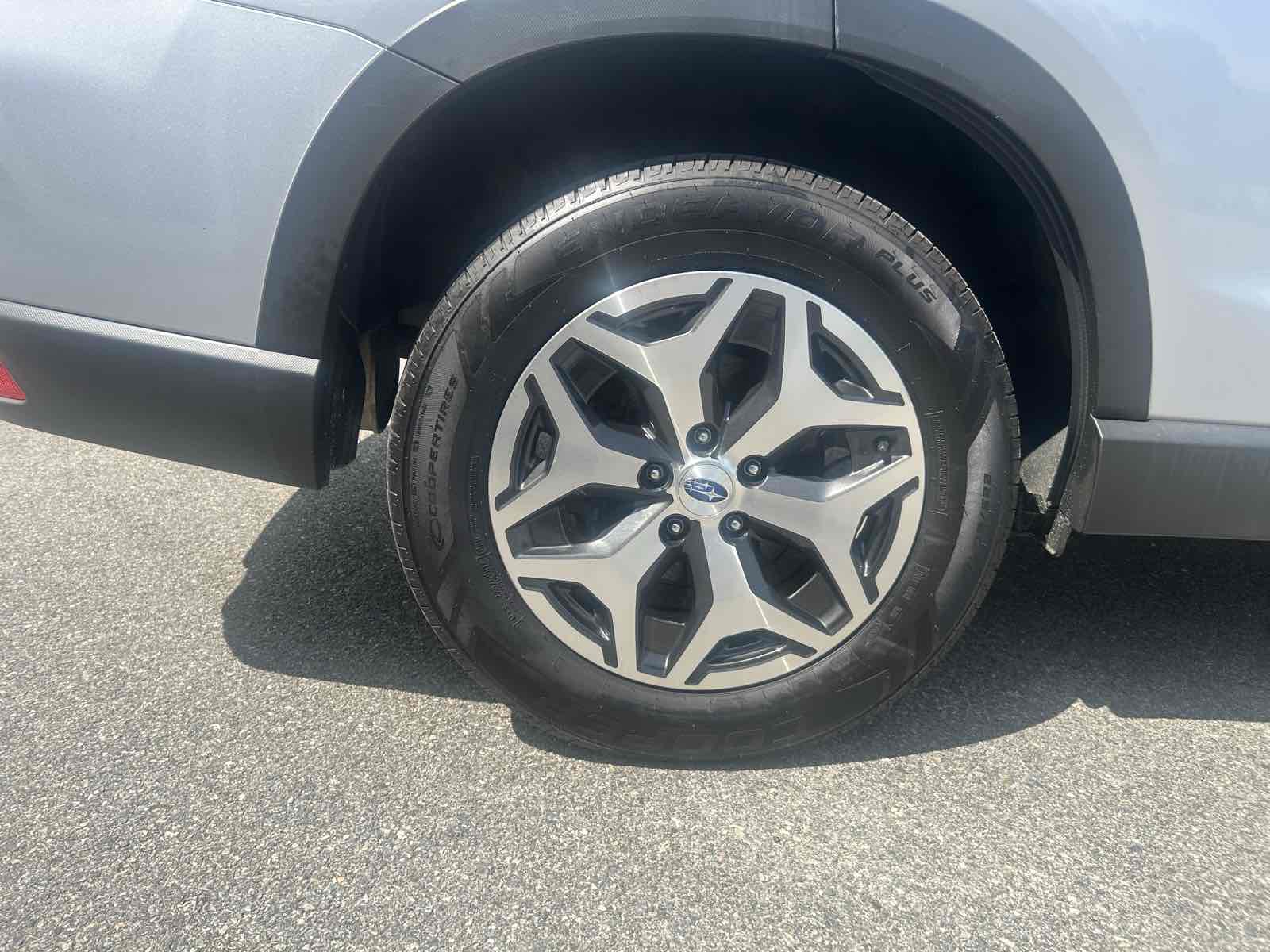 2023 Subaru Forester Premium photo 31