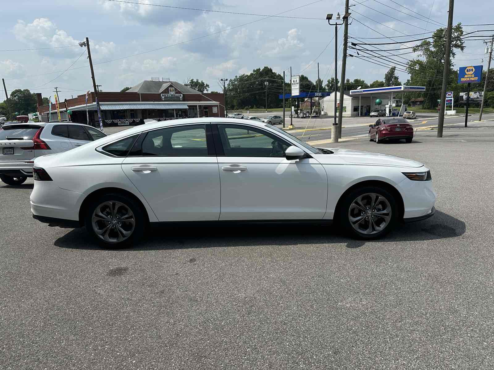 2024 Honda Accord EX photo 4