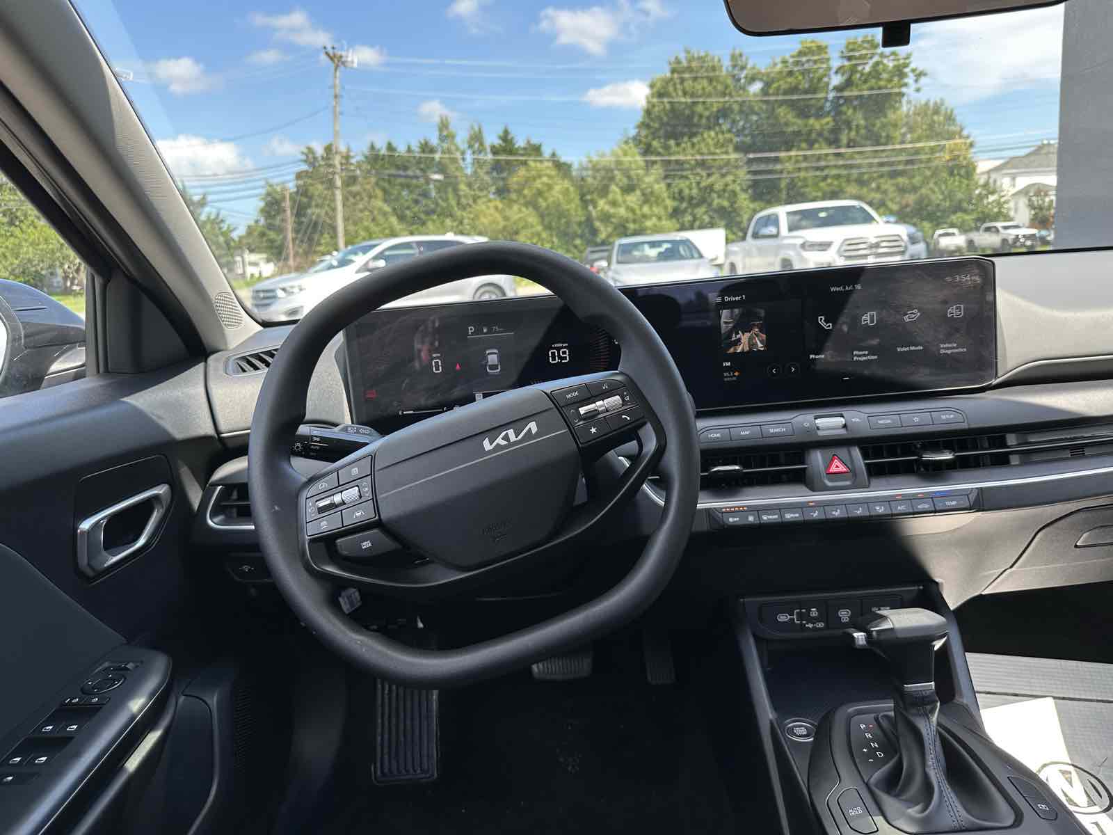 2025 Kia K4 LXS photo 10