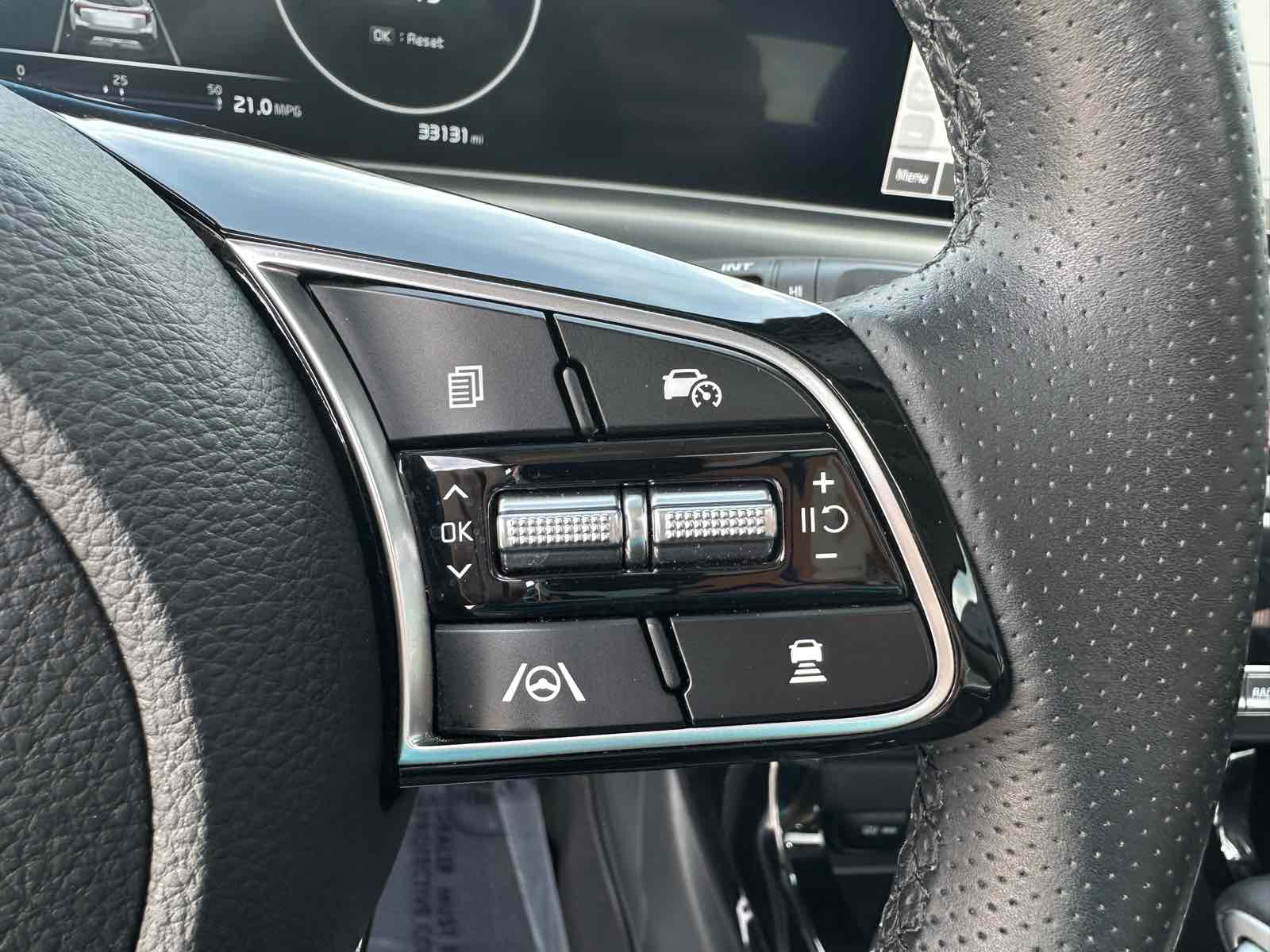 2024 Kia Seltos SX photo 17