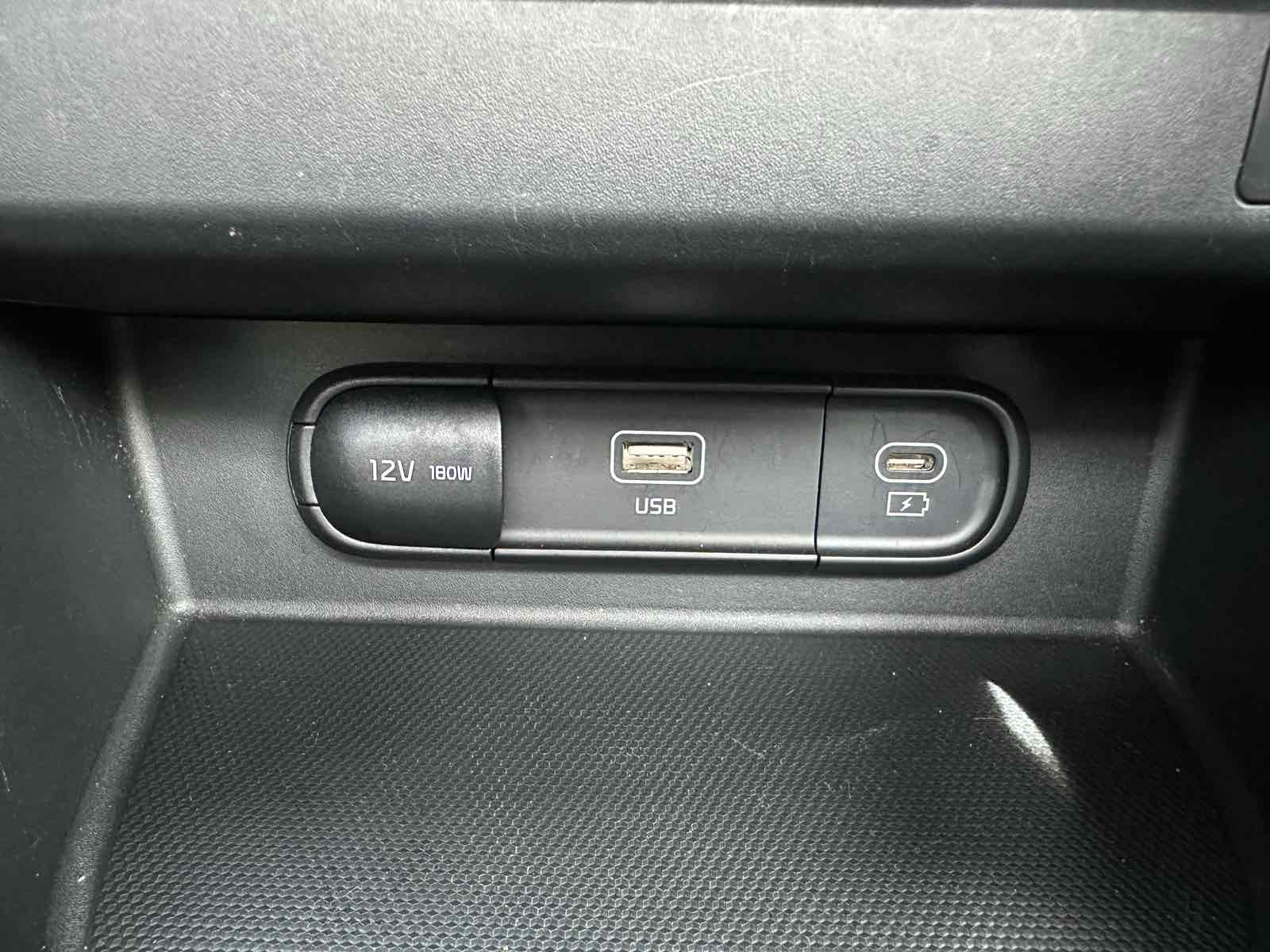 2024 Kia Seltos SX photo 22