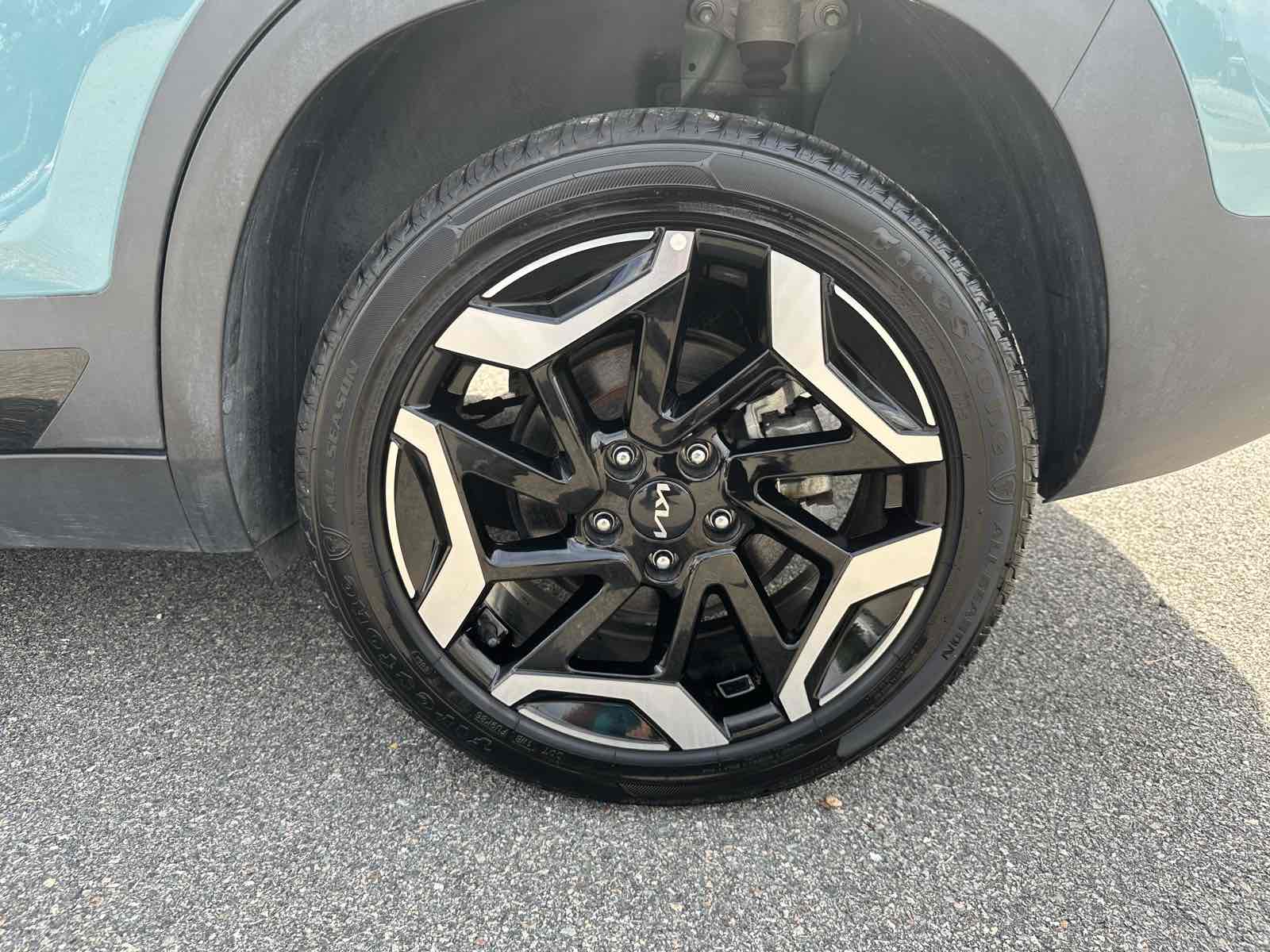 2024 Kia Seltos SX photo 28