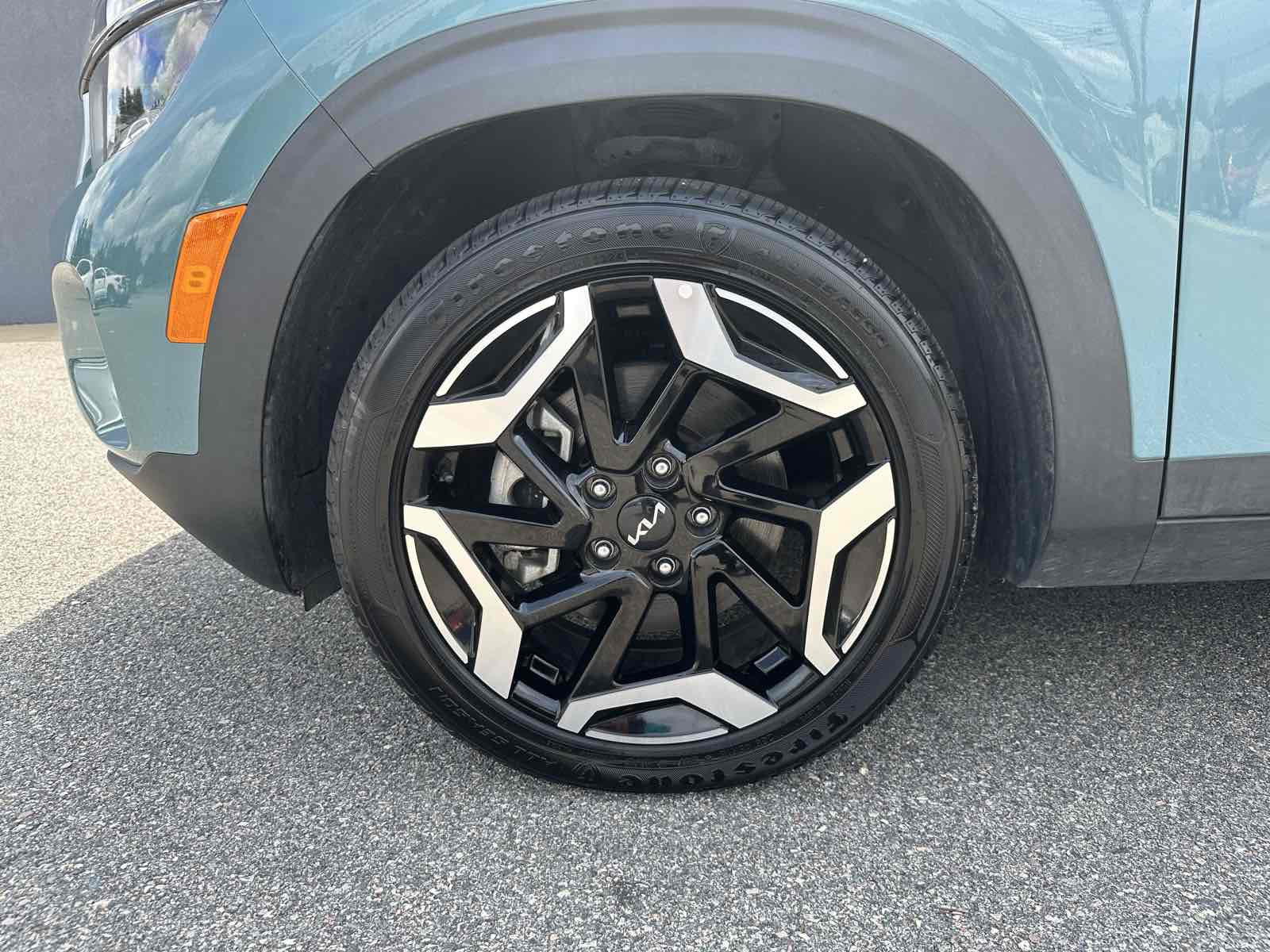 2024 Kia Seltos SX photo 30
