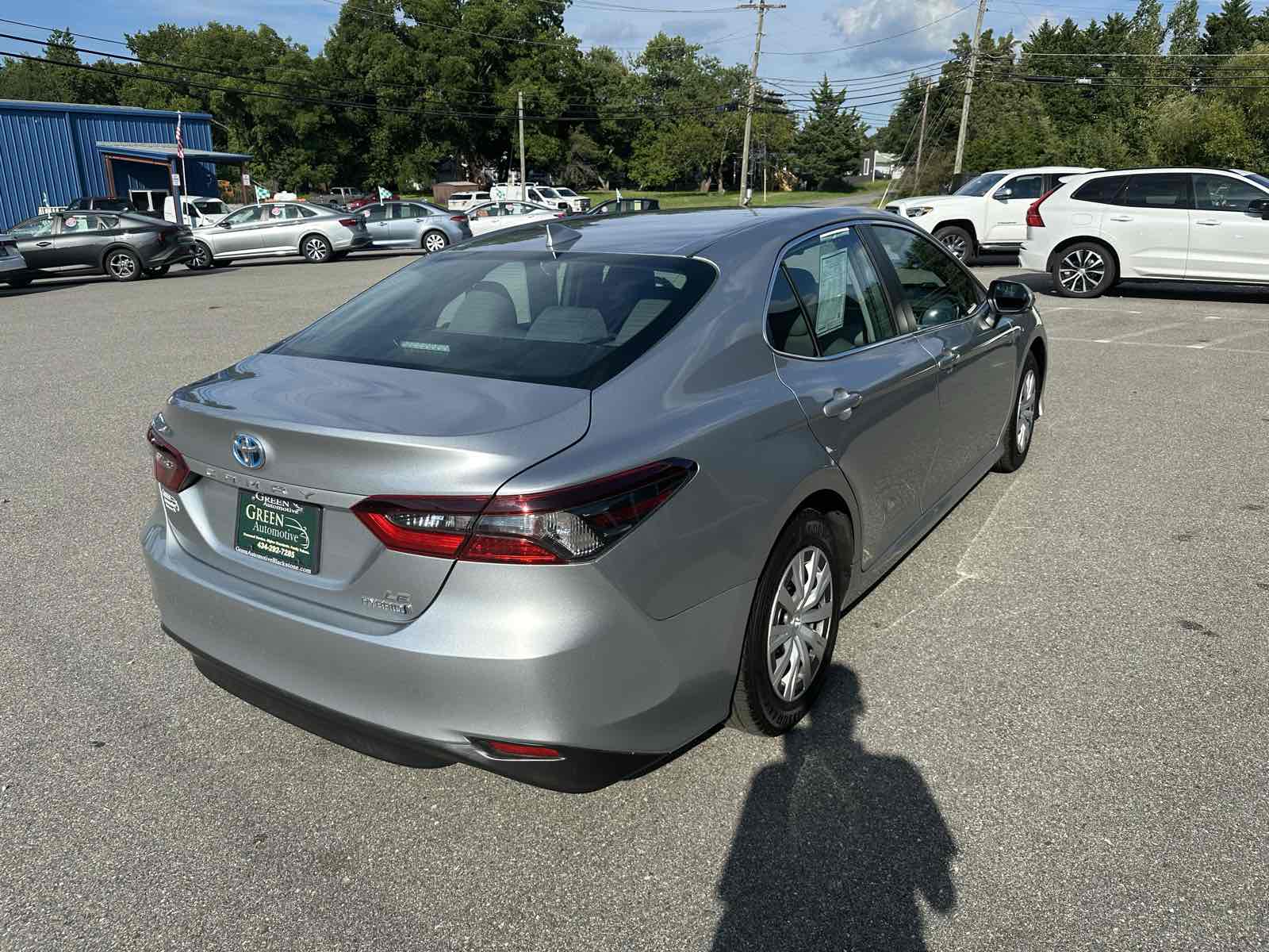 2022 Toyota Camry Hybrid LE photo 5