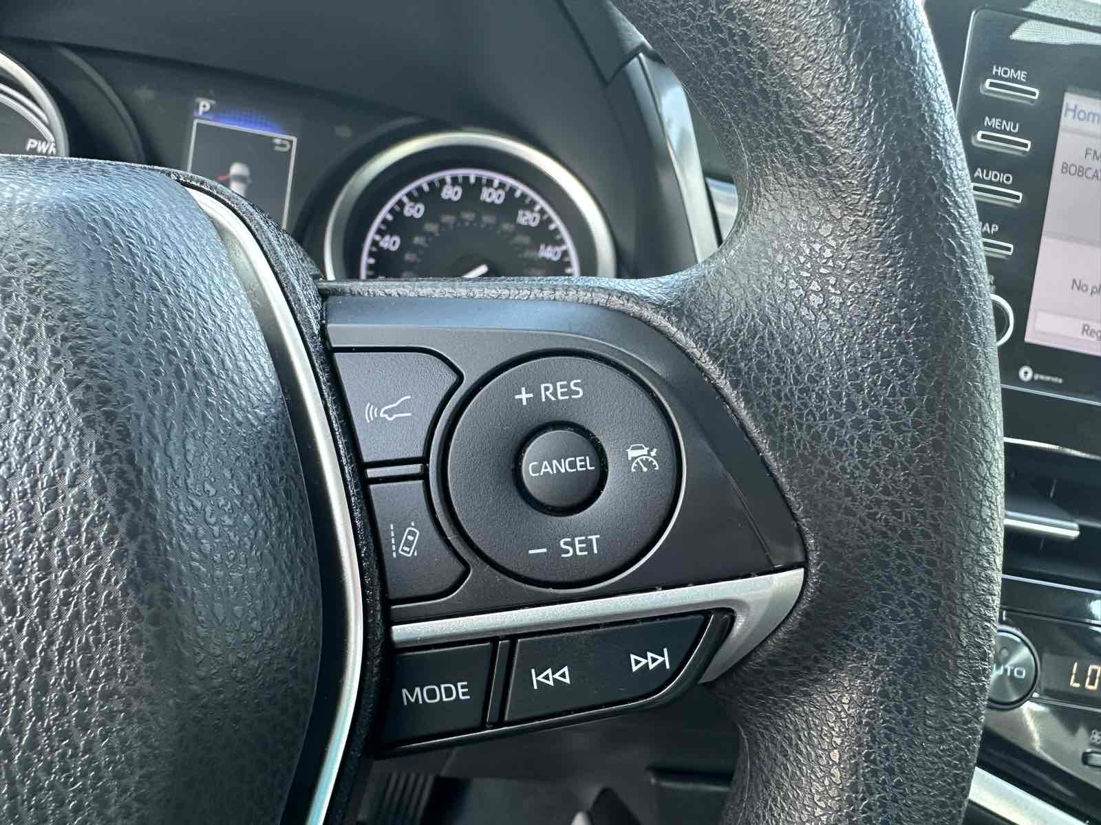 2022 Toyota Camry Hybrid LE photo 15