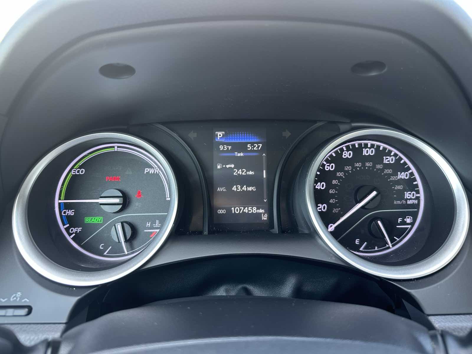 2022 Toyota Camry Hybrid LE photo 16