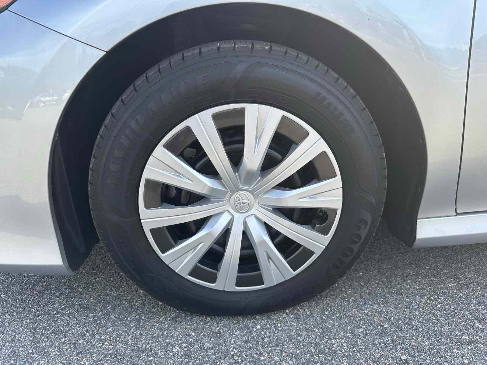 2022 Toyota Camry LE - Photo 28