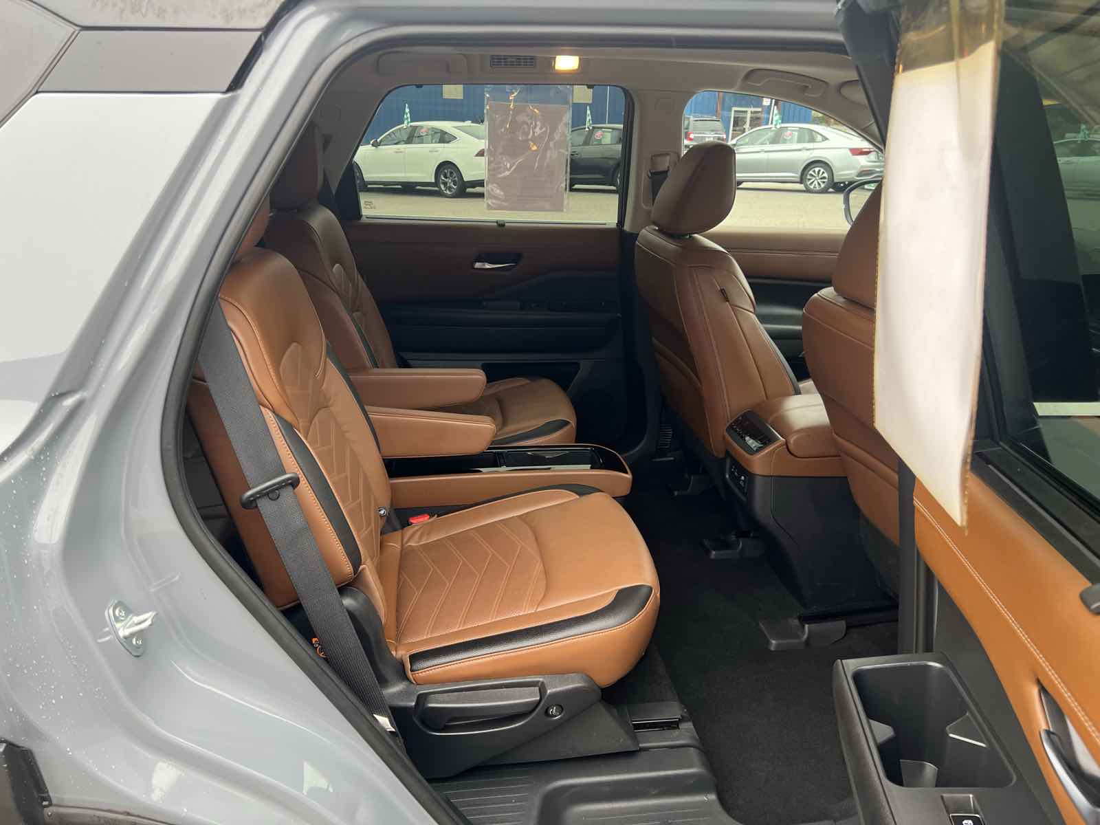 2023 Nissan Pathfinder Platinum photo 13
