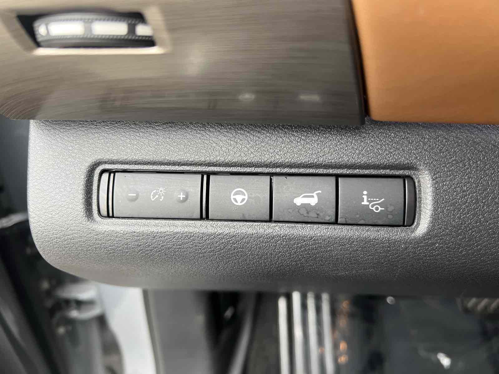 2023 Nissan Pathfinder Platinum photo 17