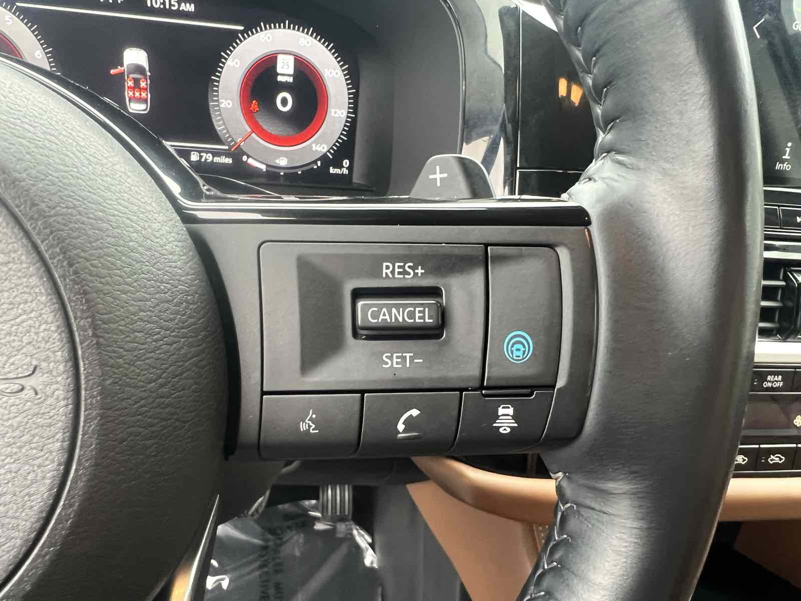 2023 Nissan Pathfinder Platinum photo 19