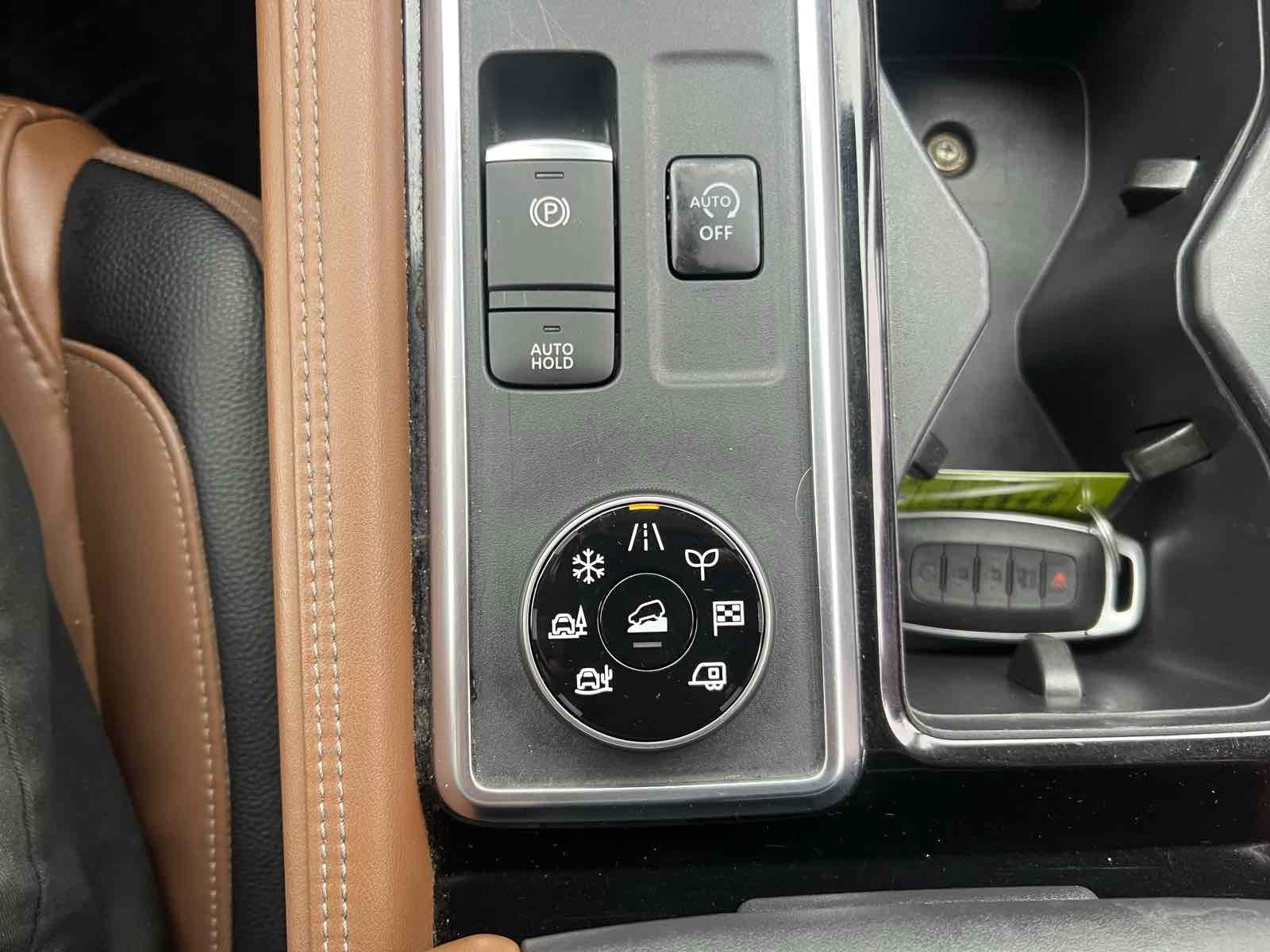 2023 Nissan Pathfinder Platinum photo 25
