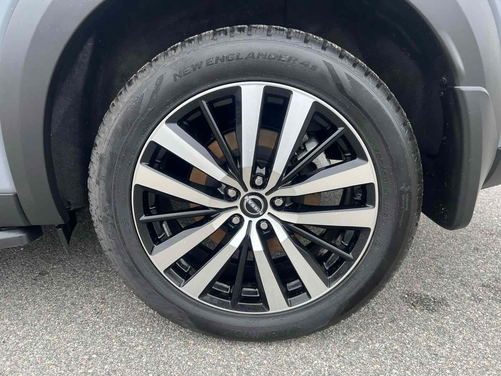 2023 Nissan Pathfinder Platinum photo 30