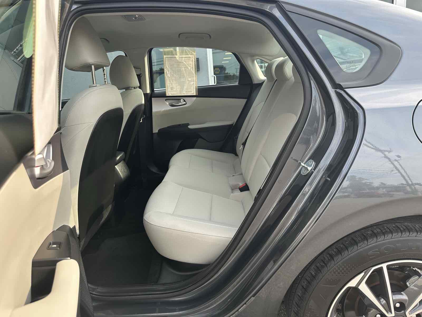 2022 Kia Forte LXS photo 10