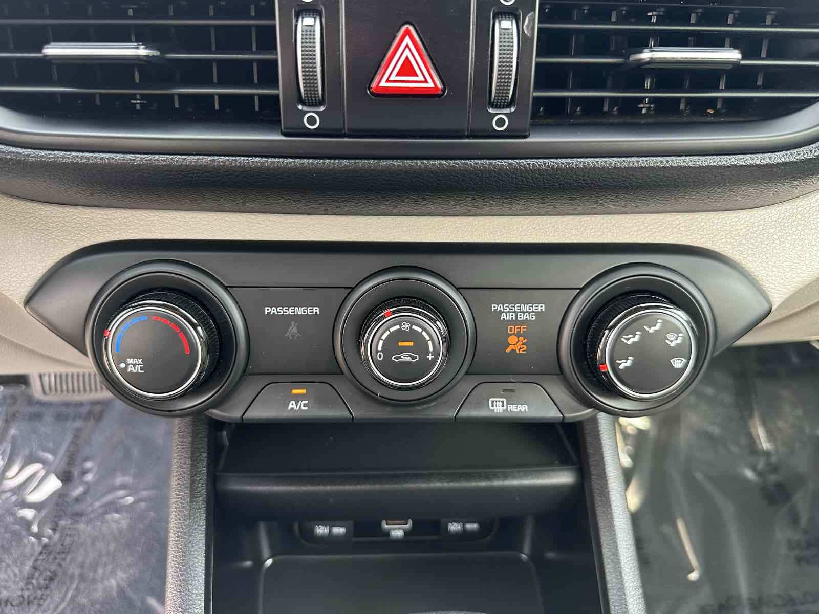 2022 Kia Forte LXS photo 19