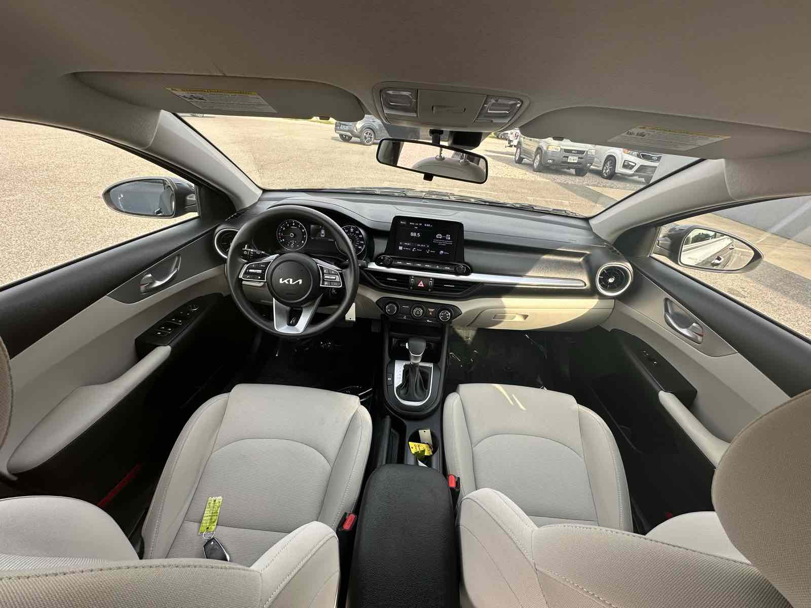 2022 Kia Forte LXS photo 22