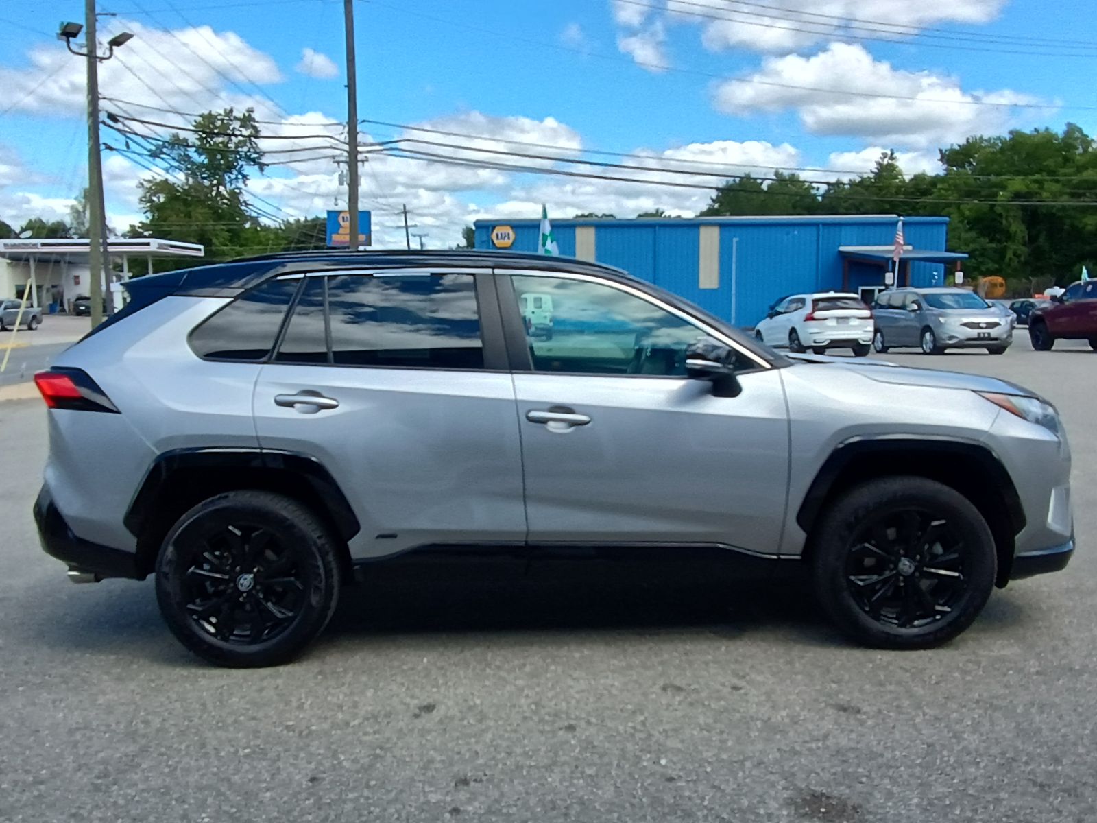 2022 Toyota RAV4 Hybrid XSE photo 4