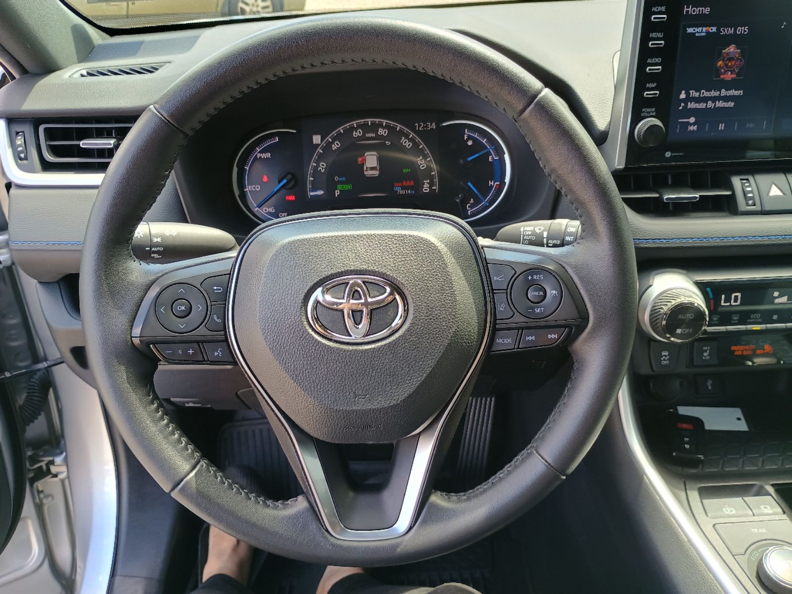 2022 Toyota RAV4 Hybrid XSE photo 9