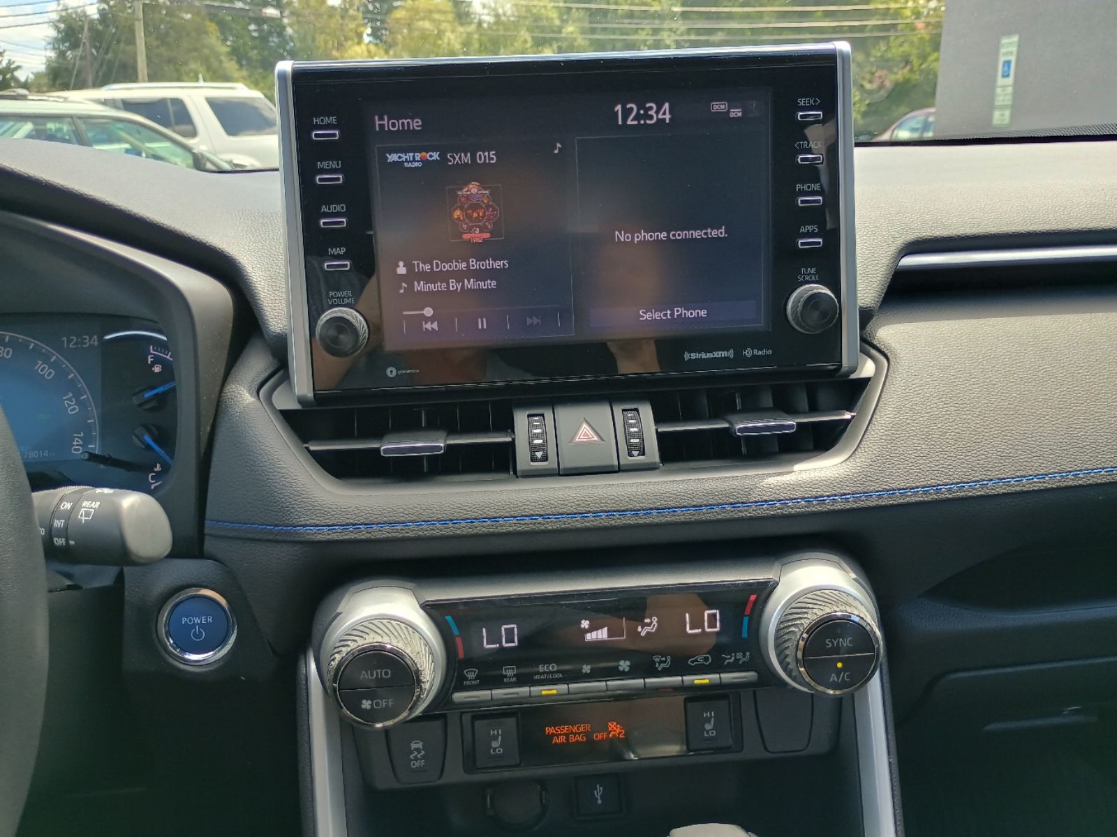 2022 Toyota RAV4 Hybrid XSE photo 11