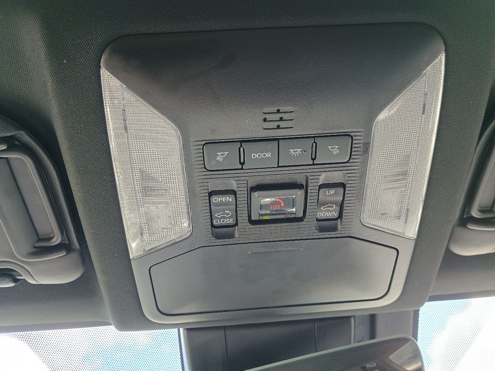 2022 Toyota RAV4 Hybrid XSE photo 13