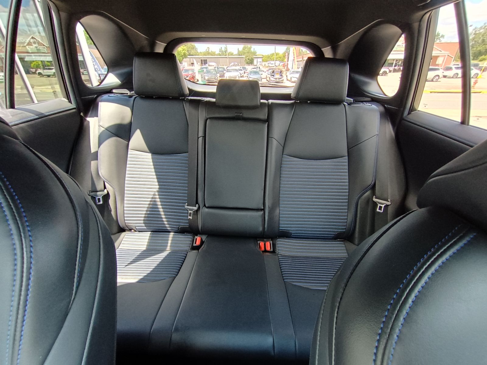 2022 Toyota RAV4 Hybrid XSE photo 18