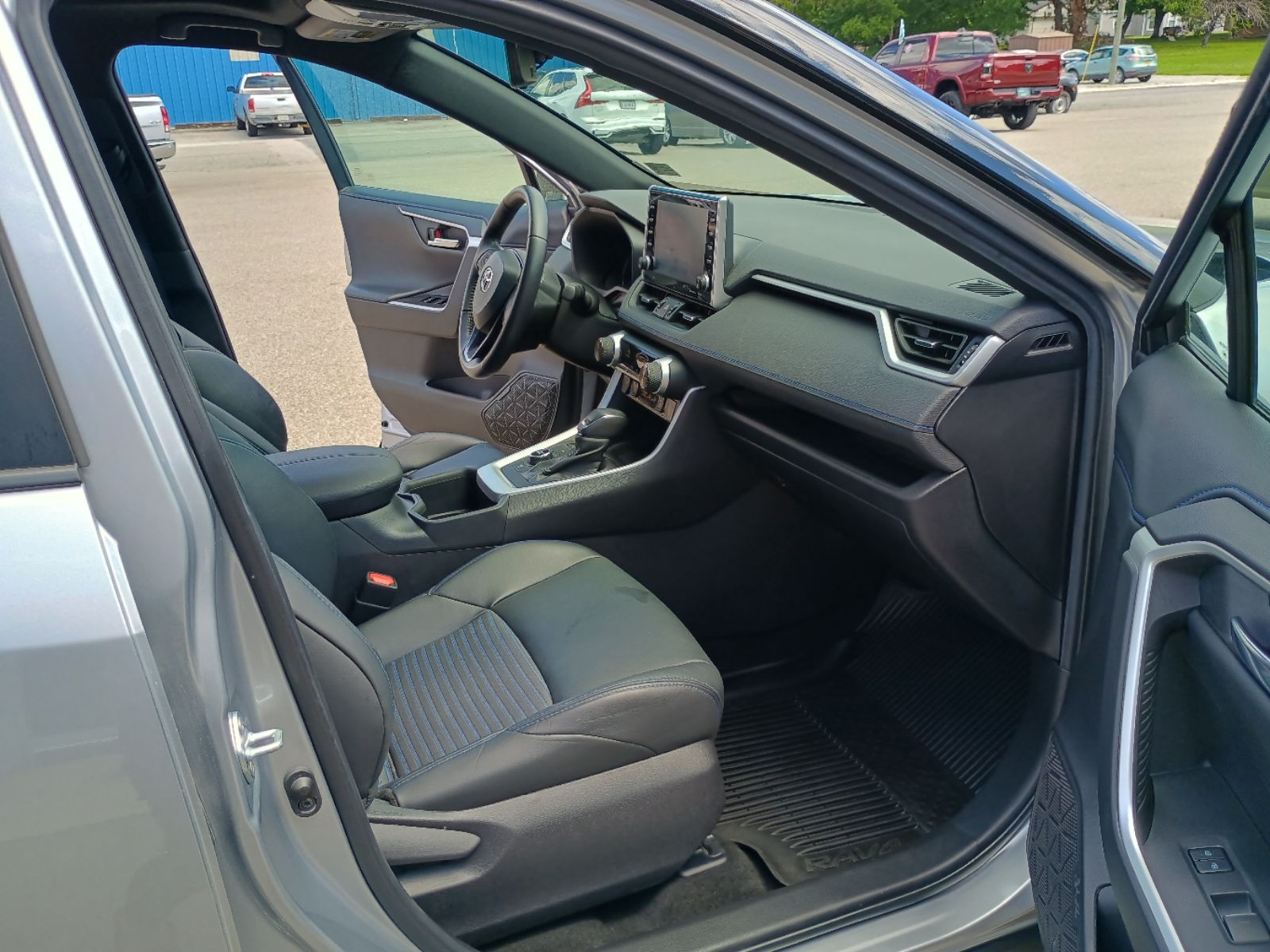 2022 Toyota RAV4 Hybrid XSE photo 19