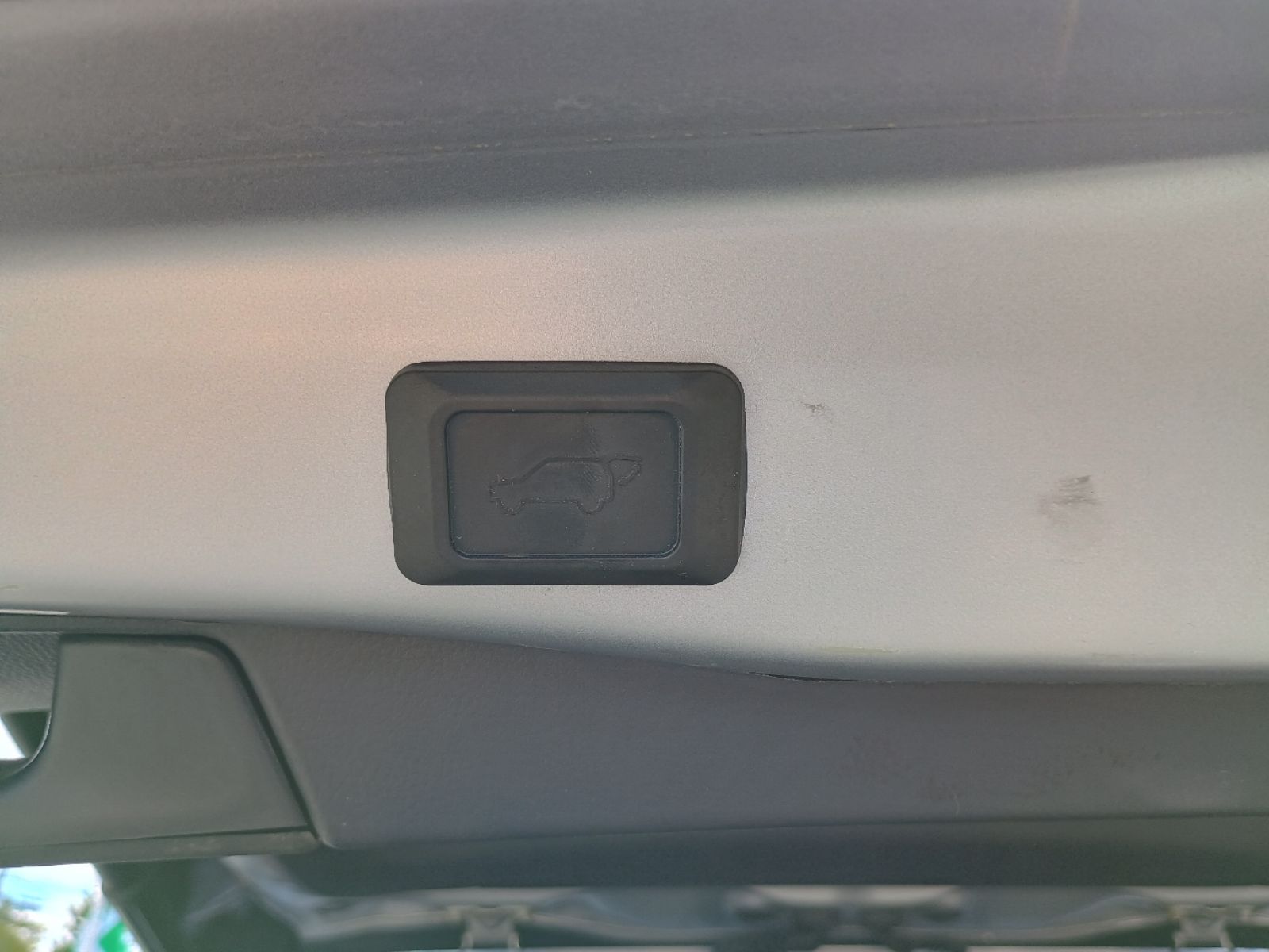 2022 Toyota RAV4 Hybrid XSE photo 24
