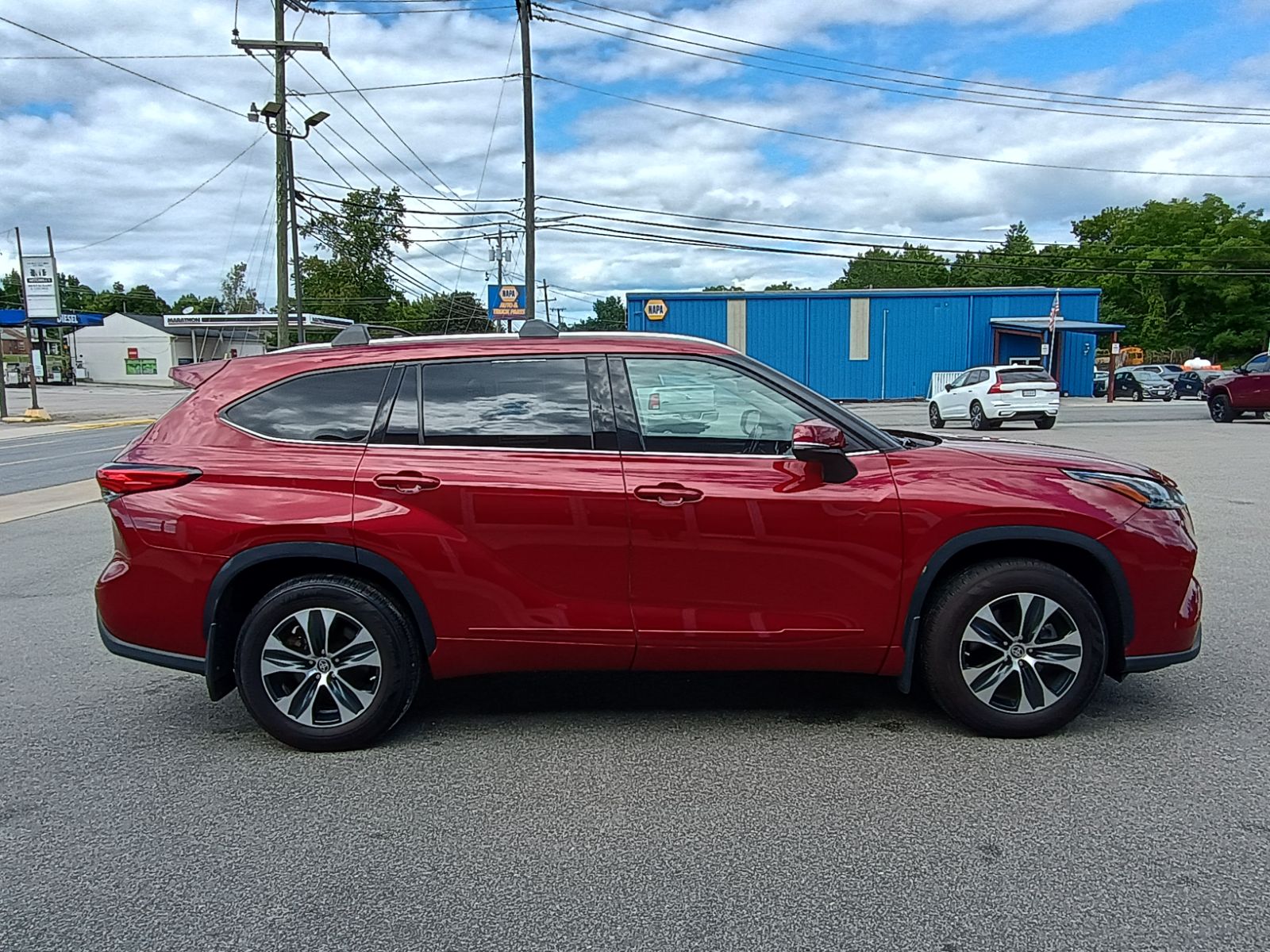 2022 Toyota Highlander XLE photo 3