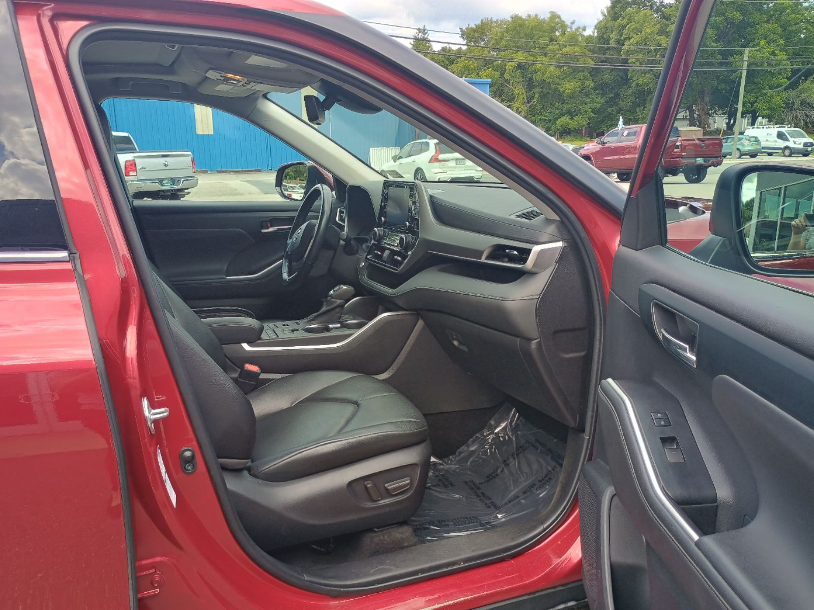 2022 Toyota Highlander XLE photo 7