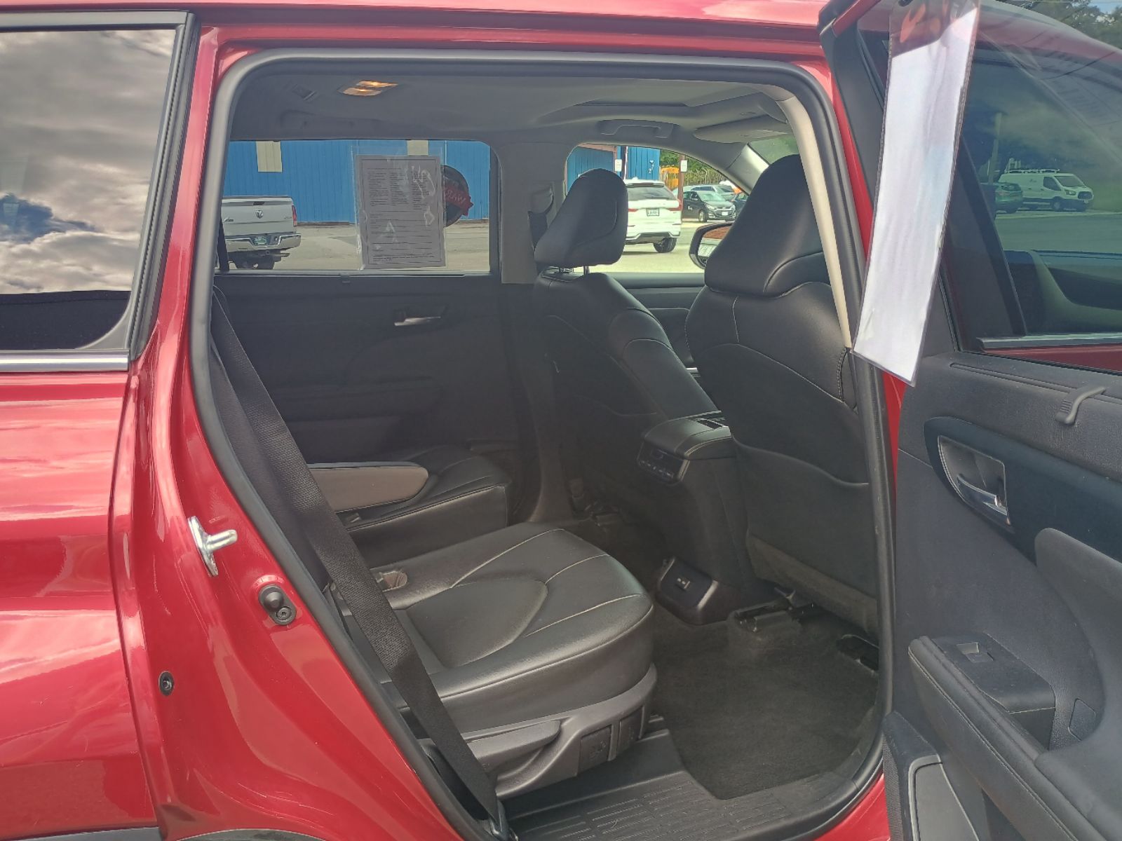 2022 Toyota Highlander XLE photo 8
