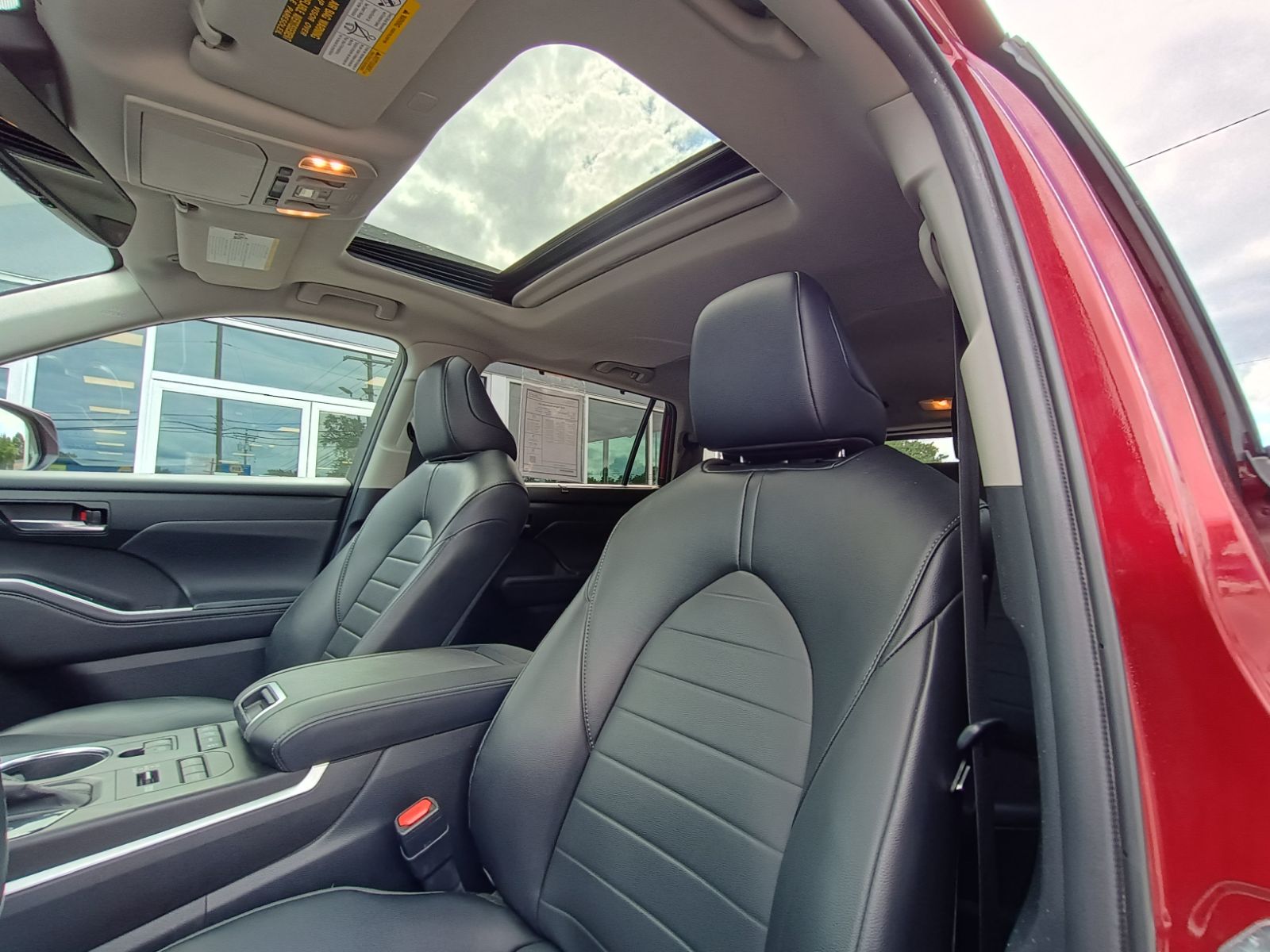 2022 Toyota Highlander XLE photo 17