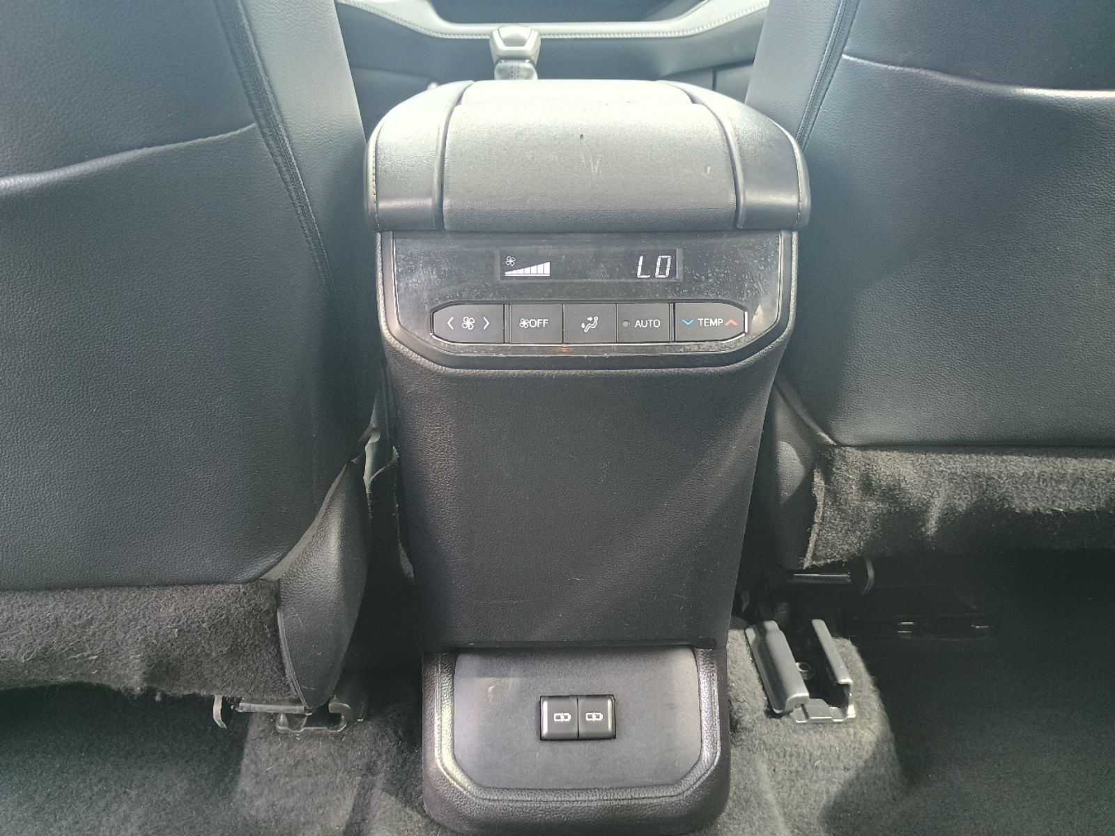 2022 Toyota Highlander XLE photo 26