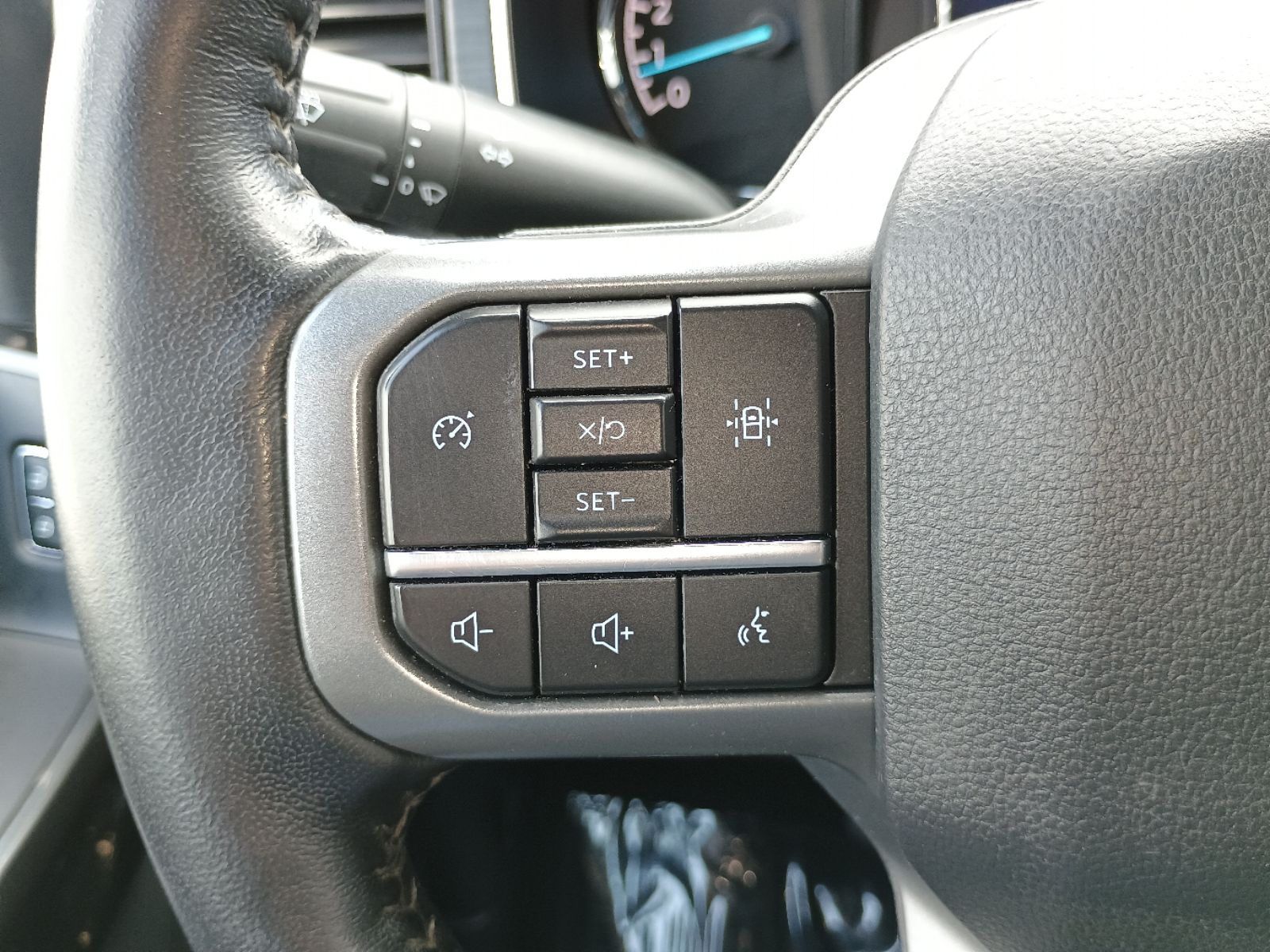 2021 Ford F-150 XLT photo 14