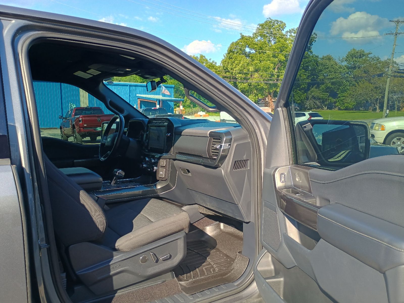 2021 Ford F-150 XLT photo 8