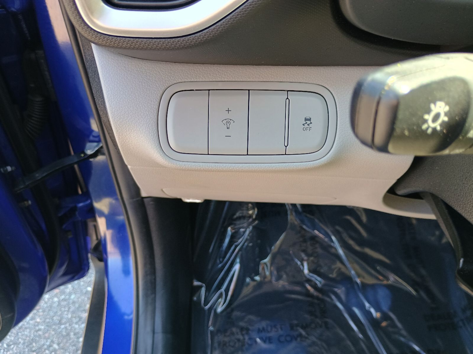2024 Hyundai Venue SEL photo 26