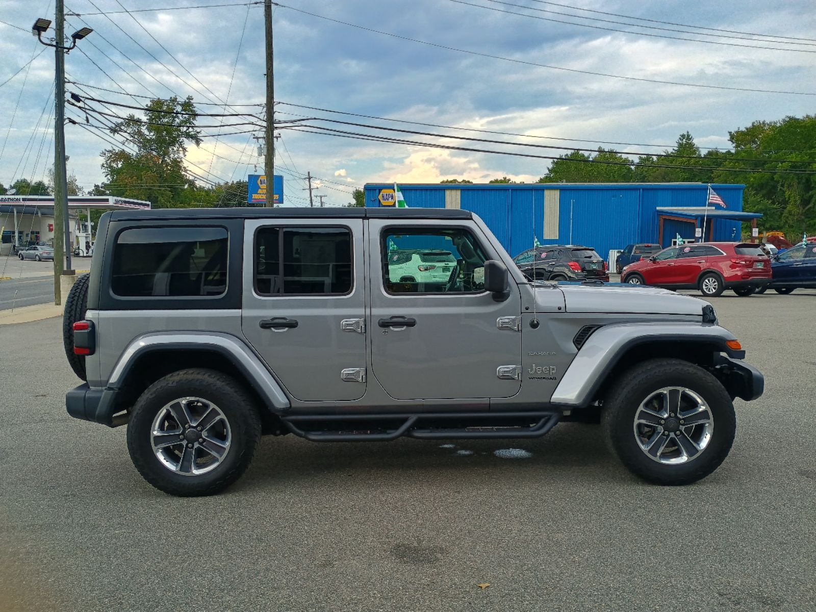 2019 Jeep Wrangler Unlimited Sahara photo 4