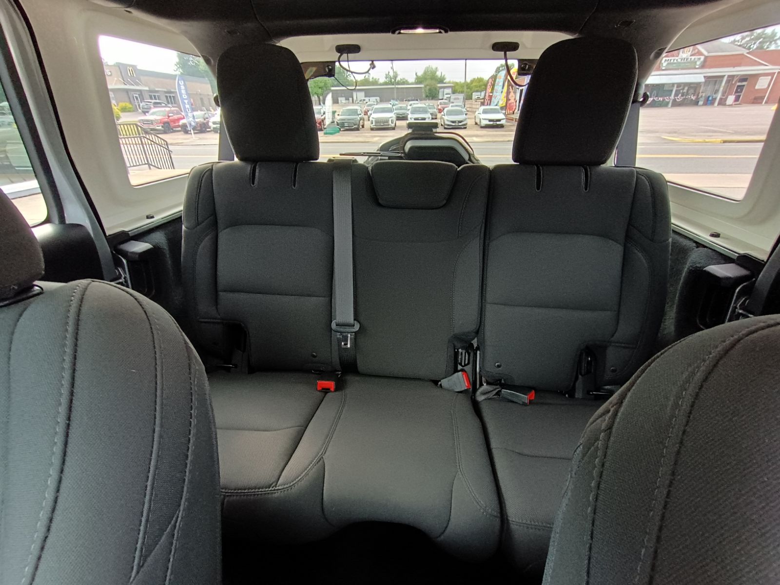 2019 Jeep Wrangler Unlimited Sahara photo 18