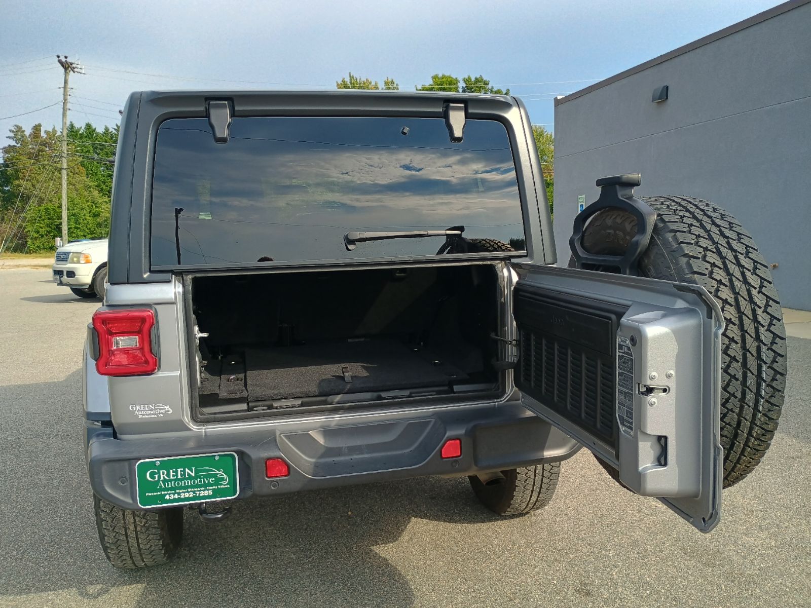 2019 Jeep Wrangler Unlimited Sahara photo 20